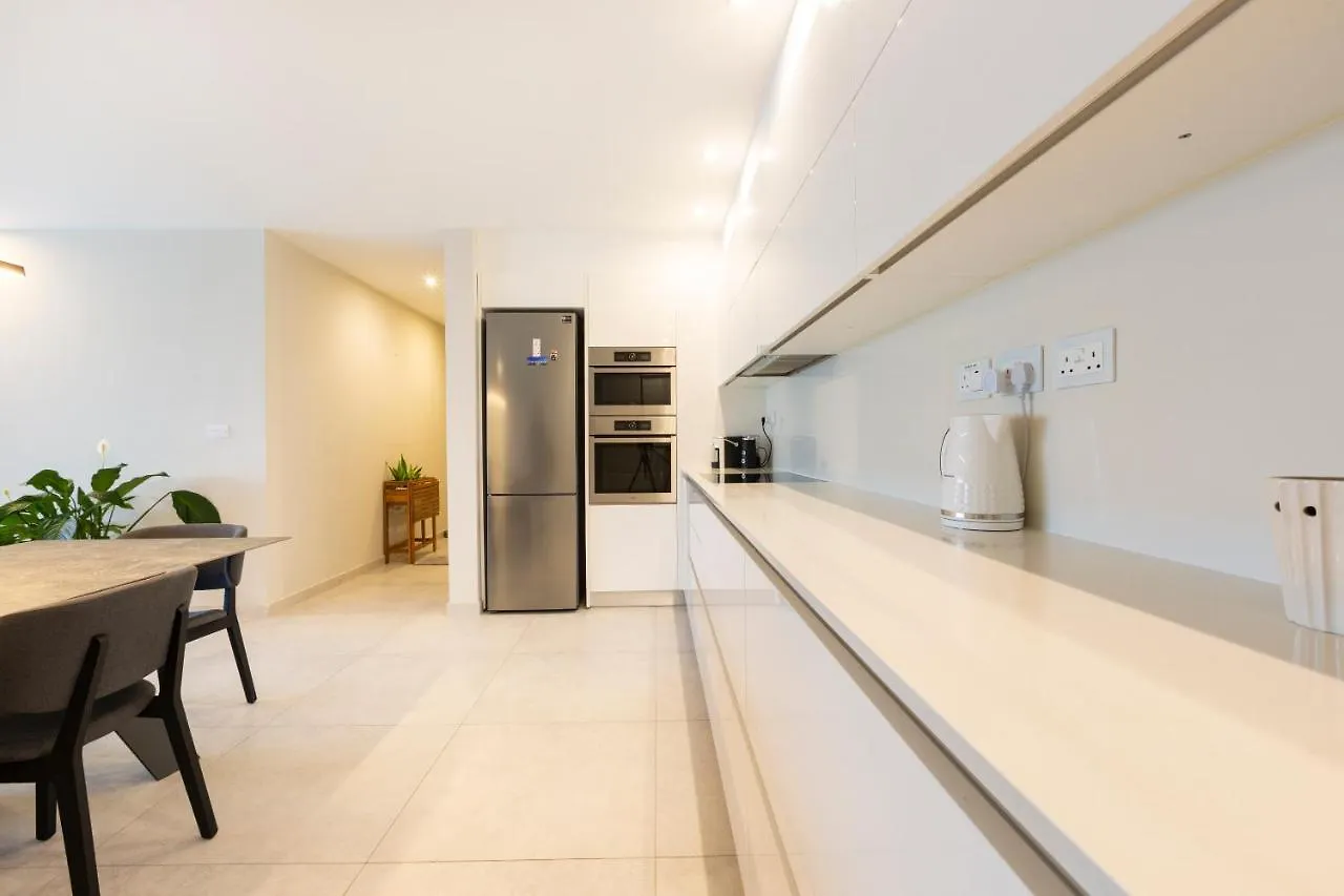 Apartment Ngh12 - Lovely, Spacious 2 Bedroom Apartment. Naxxar Malta
