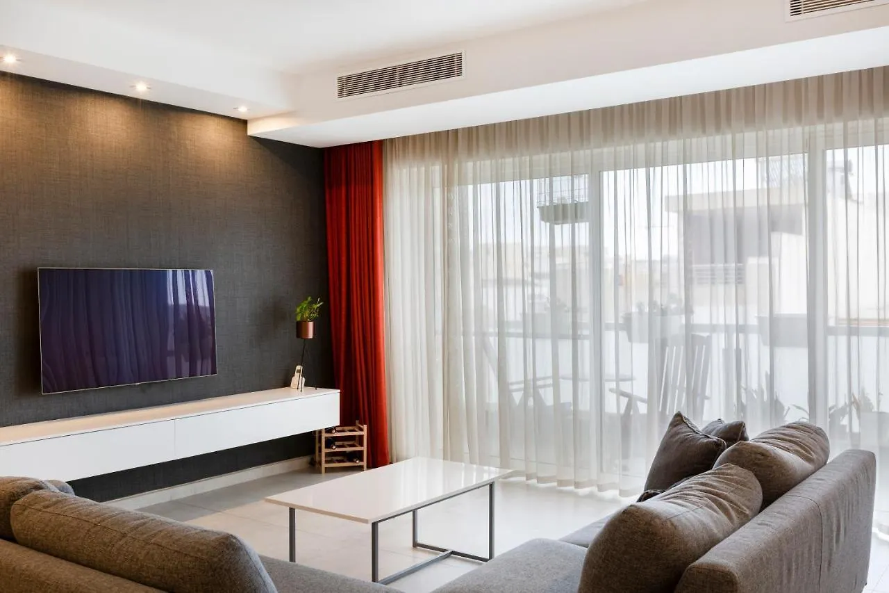 Ngh12 - Lovely, Spacious 2 Bedroom Apartment. Naxxar Malta