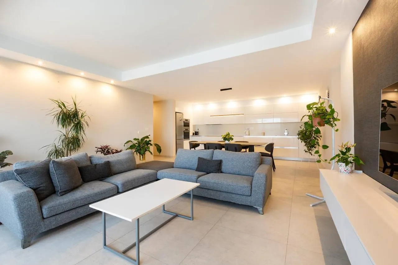 Ngh12 - Lovely, Spacious 2 Bedroom Apartment. Naxxar Apartment