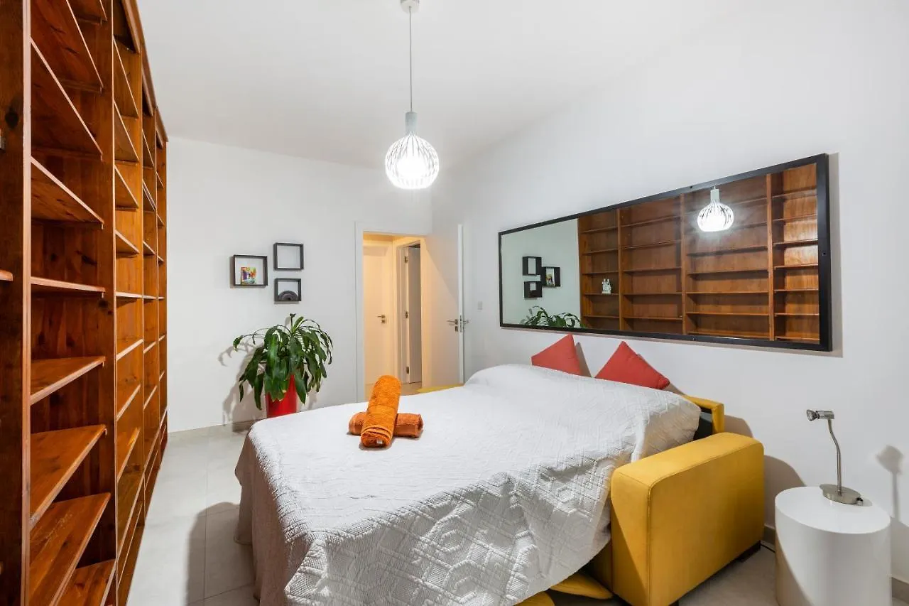 Ngh12 - Lovely, Spacious 2 Bedroom Apartment. Naxxar