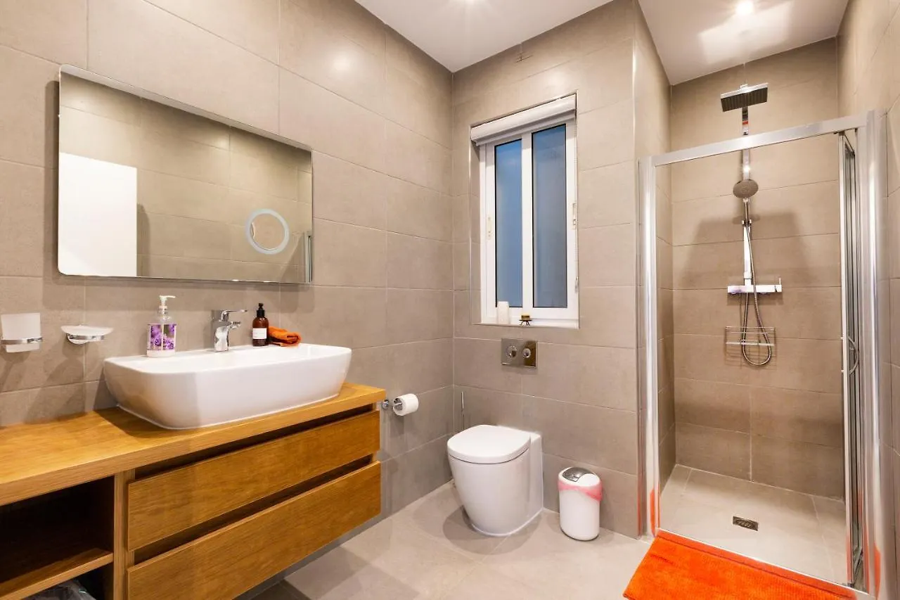 Ngh12 - Lovely, Spacious 2 Bedroom Apartment. Naxxar