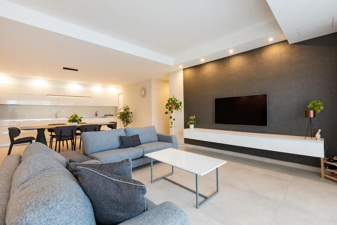 Ngh12 - Lovely, Spacious 2 Bedroom Apartment. Naxxar Malta