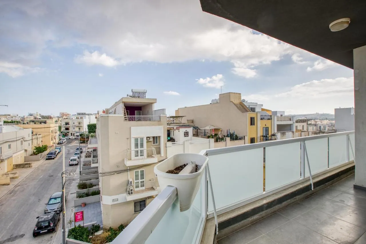 Ngh12 - Lovely, Spacious 2 Bedroom Apartment. Naxxar Apartment
