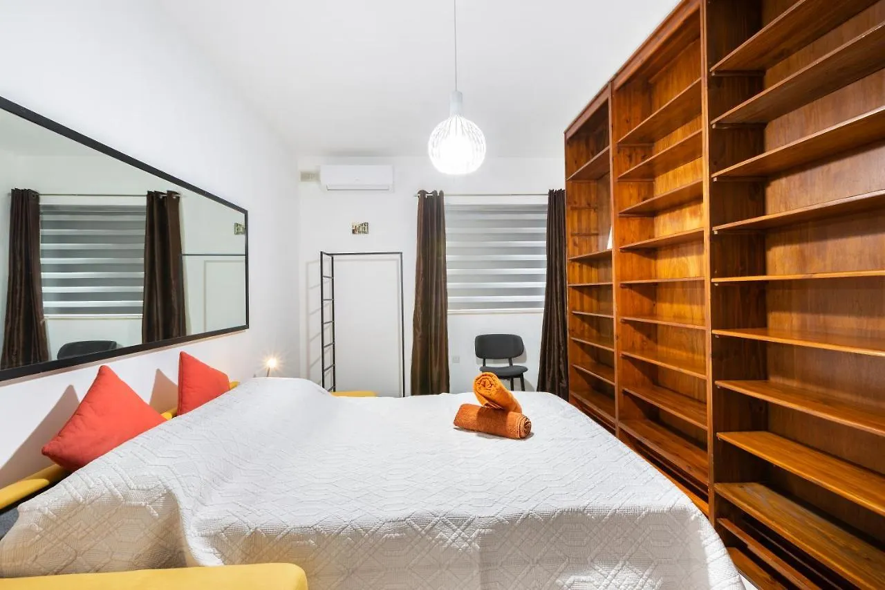Ngh12 - Lovely, Spacious 2 Bedroom Apartment. Naxxar